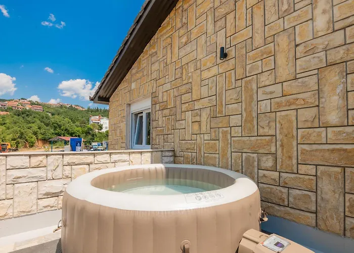 Luxury Budimir *